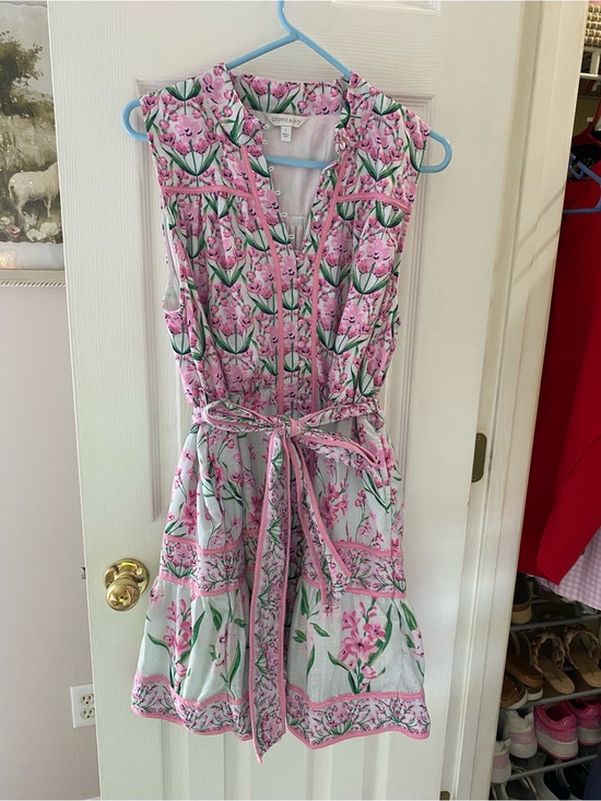 crown & ivy Dresses & Skirts - Crown and Ivy Floral Tie-Waist Dress in Pink and Green